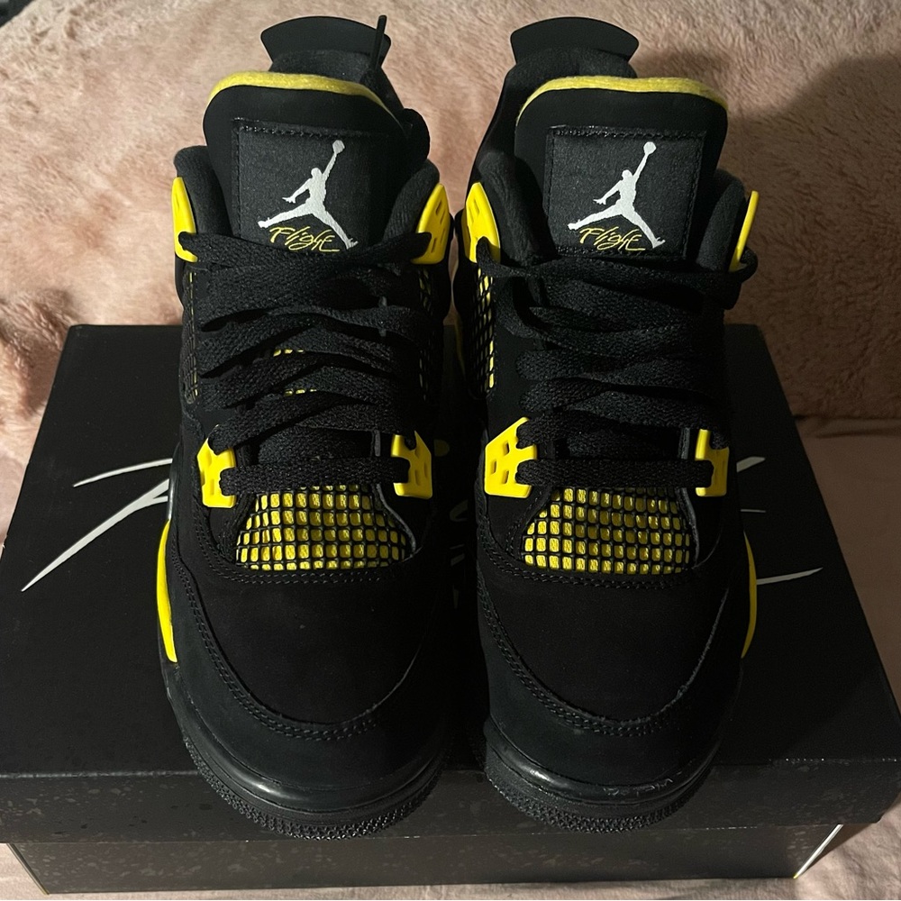 Air Jordan 4 Retro